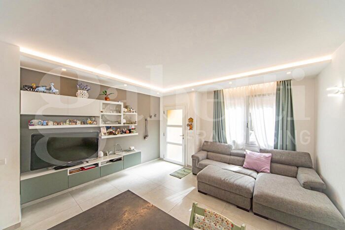 Appartamento trilocale in vendita in Via Salvemini Snc, Selargius