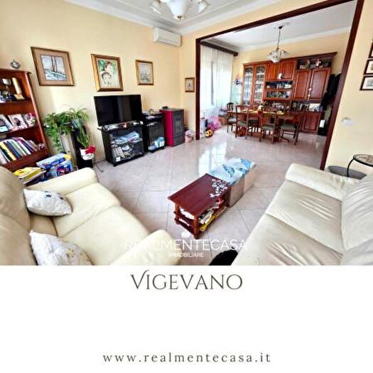 Casa con 6 locali in vendita in Via Gorizia, Vigevano