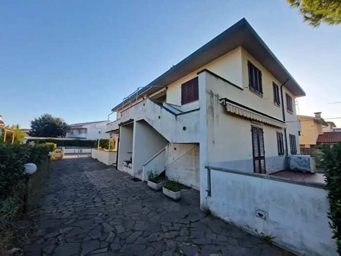 Appartamento trilocale in affitto in Cecina