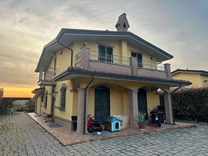 Casa con 7 locali in vendita in Strada Provinciale di Fratticiola Selvatica, Perugia