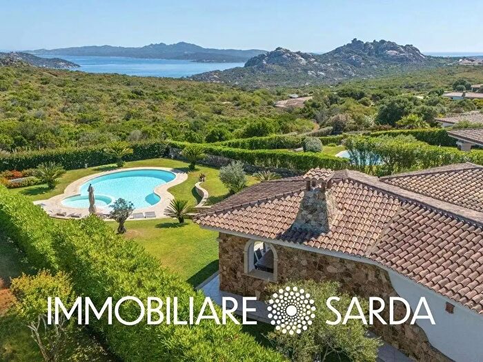 Casa con 9 locali in vendita in Palau