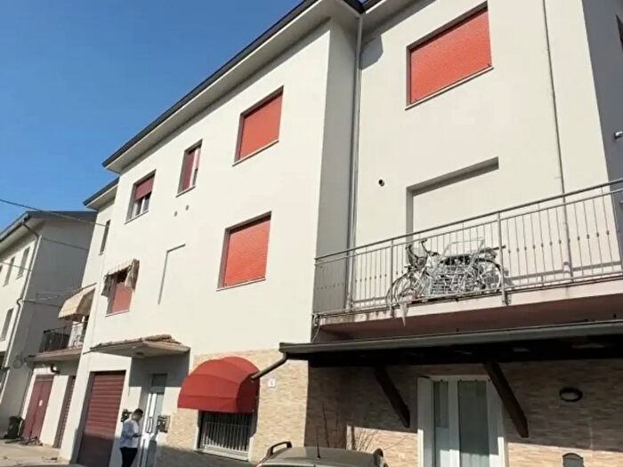 Appartamento trilocale in vendita in Via Roma, Medolla
