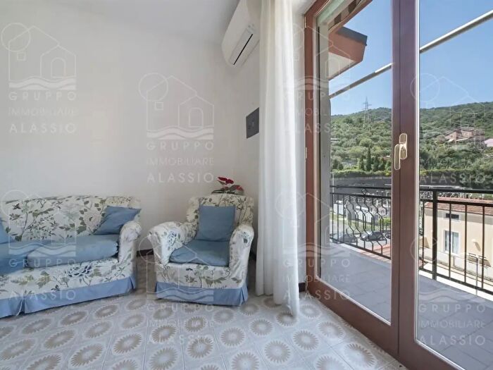 Appartamento trilocale in vendita in Via Neghelli Alassio Sv Italia, Alassio