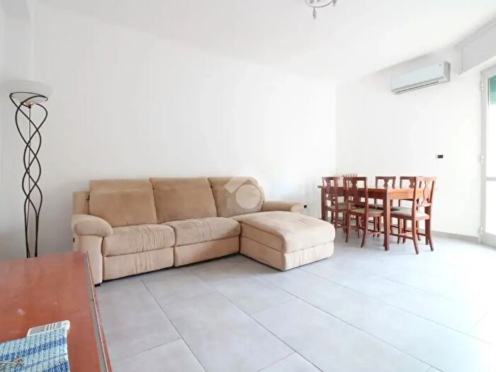 Appartamento trilocale in vendita in Via Bergamo, Pavia