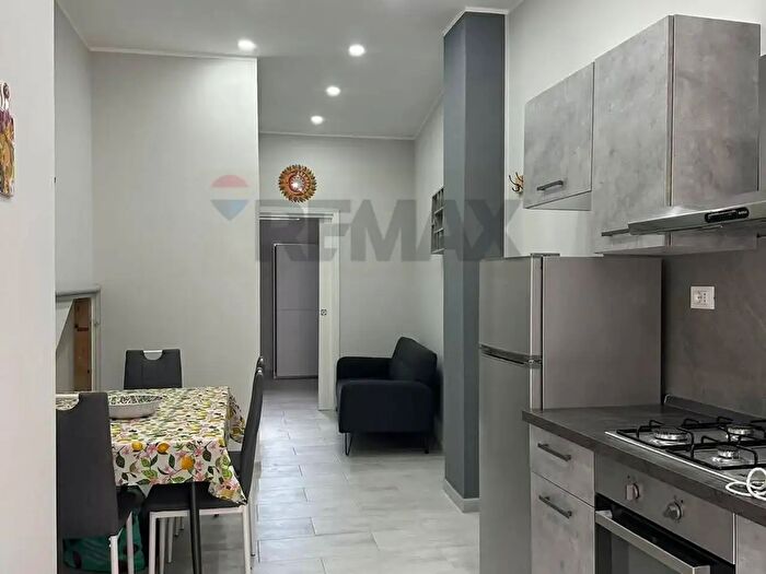 Casa con 5 locali in vendita in Via Alcantara, Calatabiano