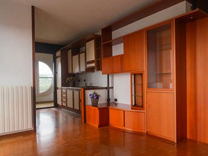 Appartamento con 6 locali in vendita in Marin Faliero, Verona