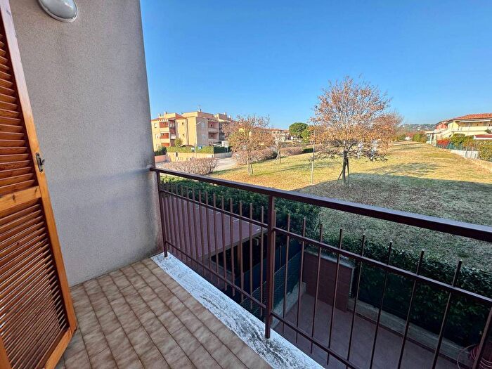 Appartamento trilocale in affitto in Via Modena, Marcelli, Numana