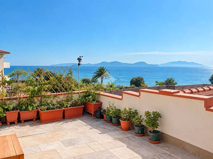 Casa quadrilocale in vendita in Lungomare Guglielmo Marconi, Piombino