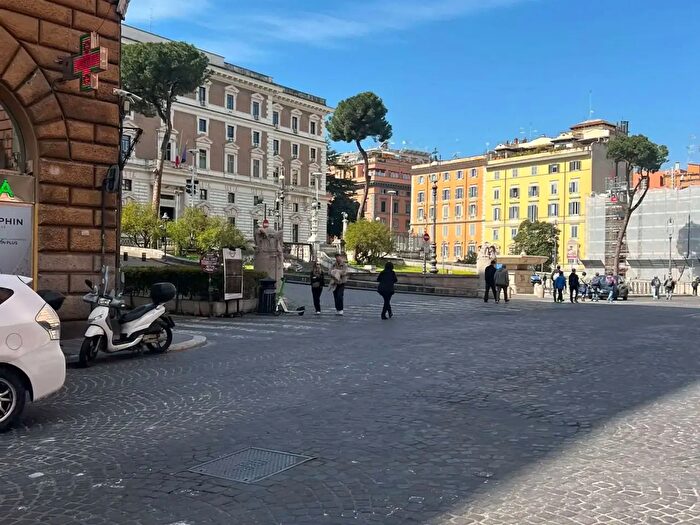 Appartamento trilocale in affitto in Via Depretis, Roma