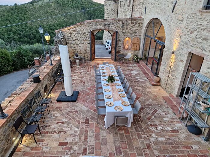 Casa con 18 locali in vendita in Montevibiano Nuovo, Marsciano