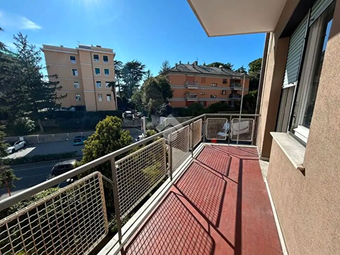 Appartamento con 5 locali in vendita in Via Angelo Orsini, Genova