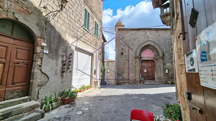 Casa con 6 locali in vendita in Piazza dello Scenditoio, Arcidosso