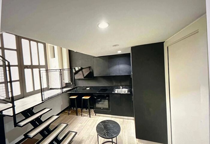 Appartamento monolocale in affitto in Via Lazzaro Palazzi, Milano