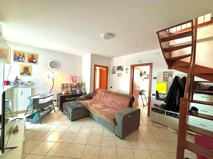 Appartamento con 6 locali in vendita in Madre Teresa di Calcutta, Castellazzo Bormida