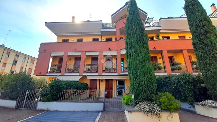 Appartamento trilocale in vendita in Via U Foscolo, Senago