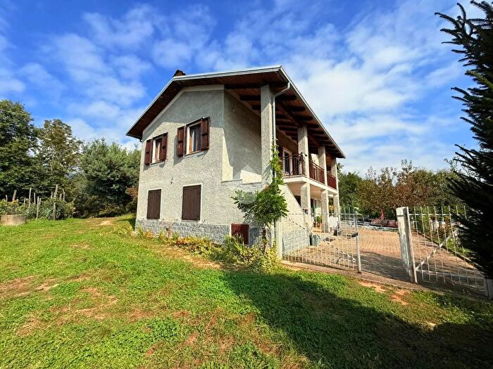 Casa con 7 locali in vendita in Via Bastiglia, Borgiallo