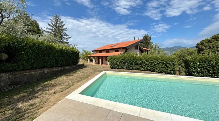 Casa con 7 locali in vendita in Sofignano Vaiano Unione dei Comuni Val di Bisenzio Prato Toscana Italia, Vaiano