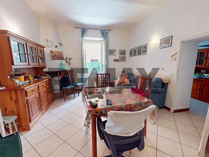 Appartamento quadrilocale in vendita in Via Lorenzini, Perugia