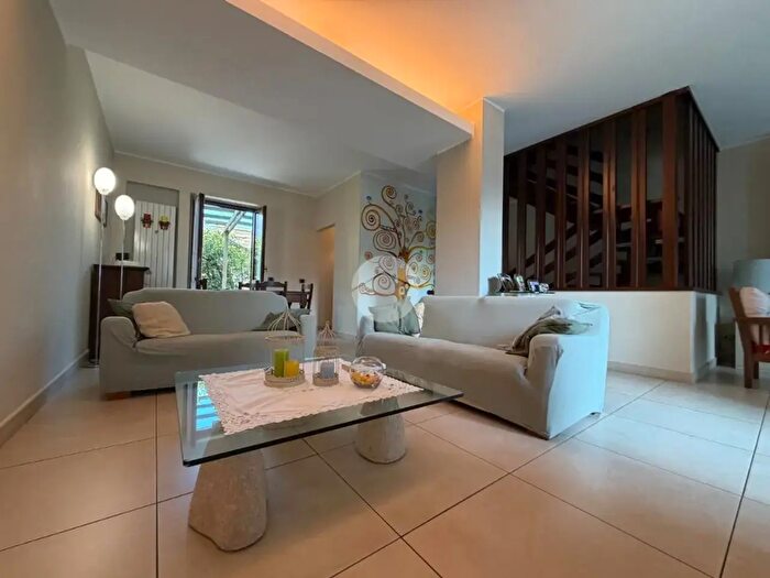 Casa quadrilocale in vendita in Via Walter Tobagi, Pessano Con Bornago