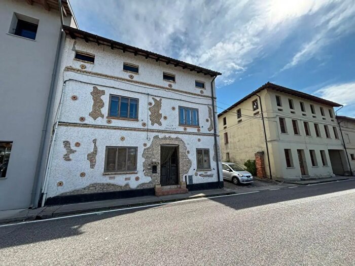 Casa con 5 locali in vendita in Porpetto