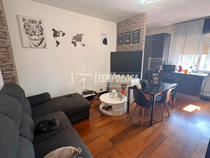 Appartamento trilocale in vendita in Via Trento, Fino Mornasco