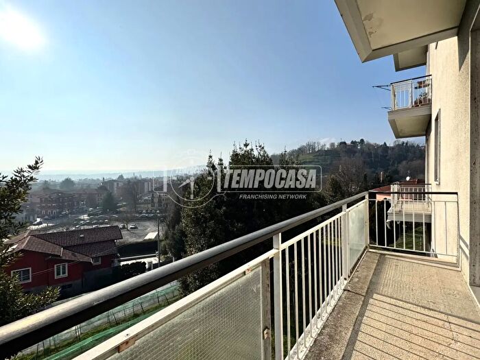 Appartamento con 5 locali in vendita in Via Costanzo Giovanni Battista, Biella