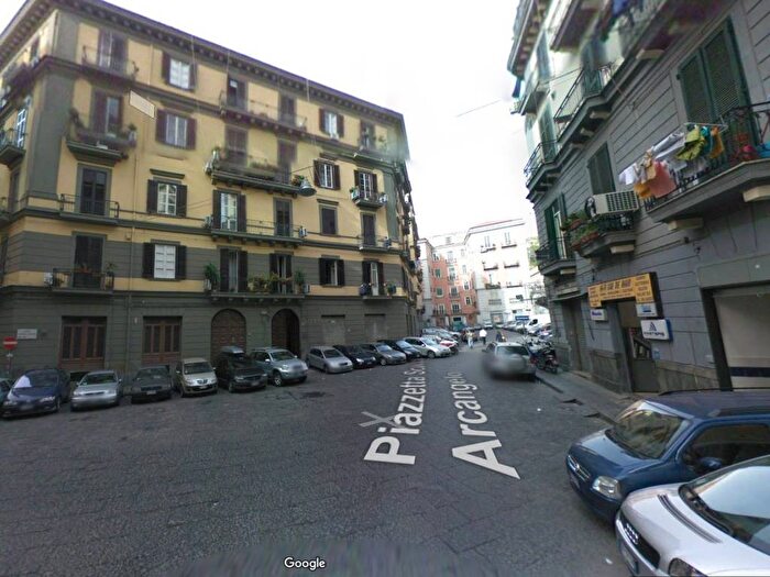 Appartamento trilocale in affitto in Piazzetta Arcangelo Scacchi, Centro Storico, Napoli