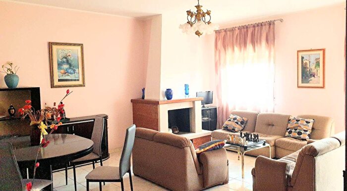 Appartamento con 5 locali in vendita in Via San Giuseppe, Mascali