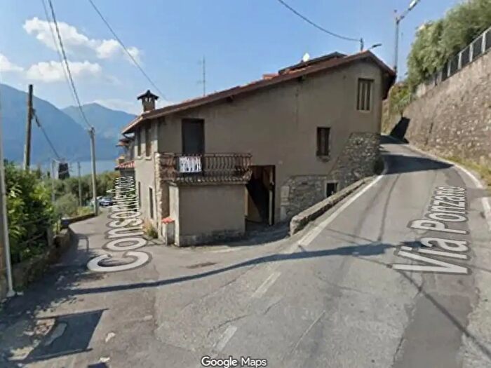 Casa con 11 locali in vendita in Via Ponzano, Marone
