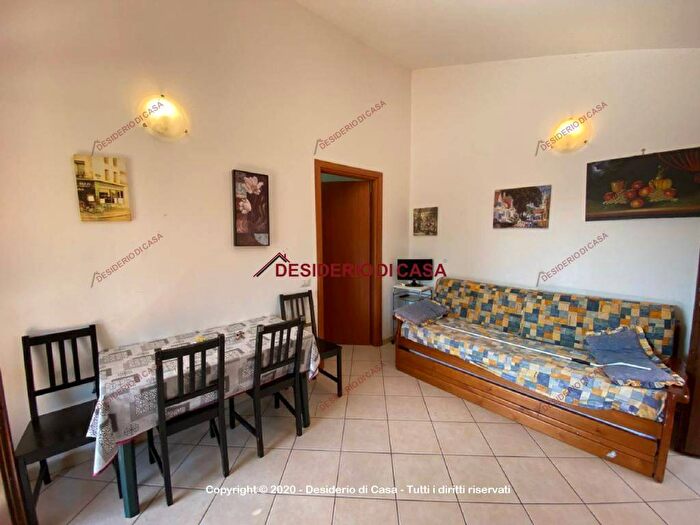 Appartamento bilocale in affitto in SS, Campofelice di Roccella