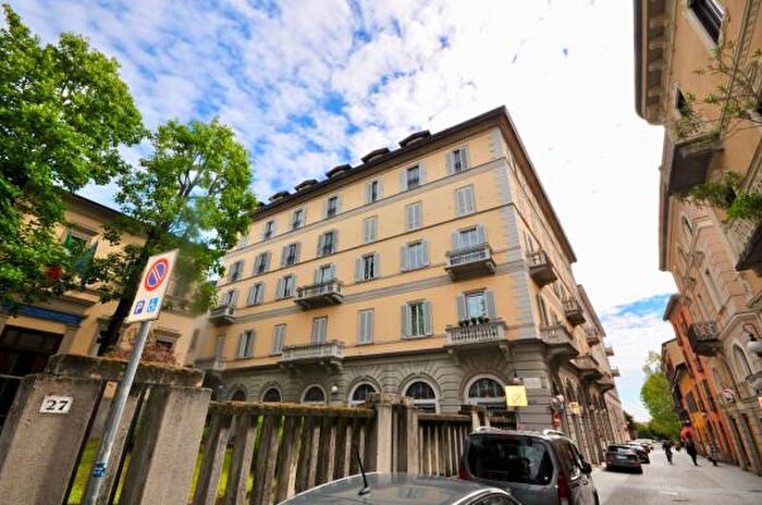 Appartamento trilocale in vendita in Corso Felice Cavallotti, Novara