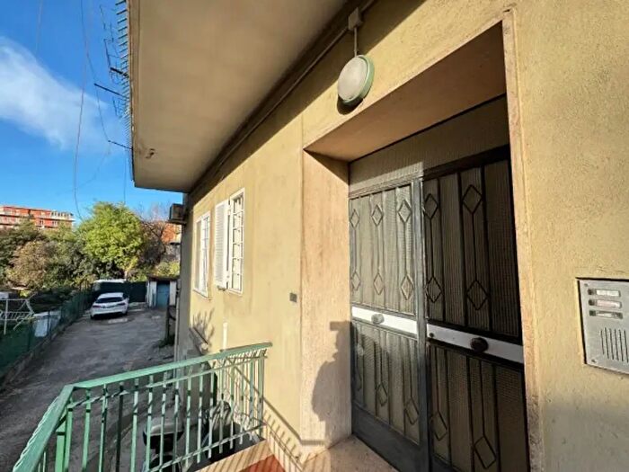 Appartamento trilocale in vendita in Via Biancavilla, Roma