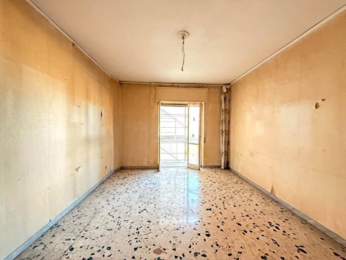 Appartamento quadrilocale in vendita in Via Umbria, Napoli