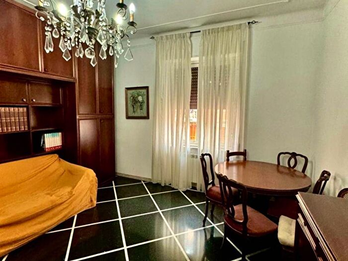 Casa trilocale in affitto in Via Martiri della Libertà, Pegli, Genova