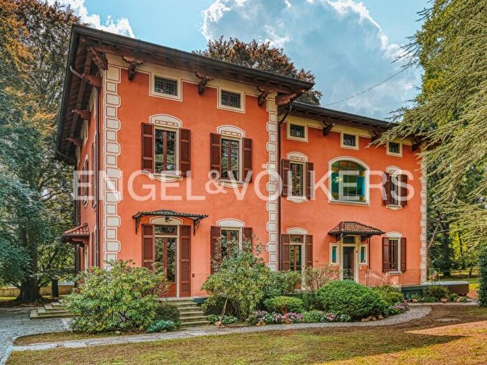 Casa con 6 locali in affitto in Via Oltrona, Centro, Lurate Caccivio