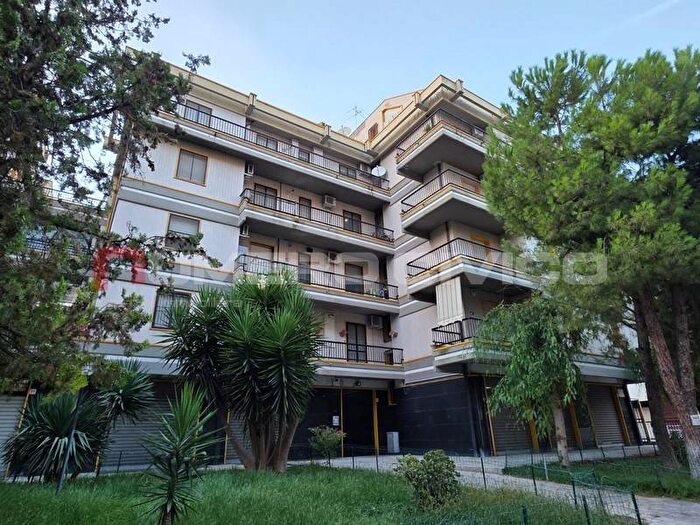 Appartamento trilocale in affitto in Via Padre Antonio da Olivadi, Macchia Gialla Ordona Sud, Foggia