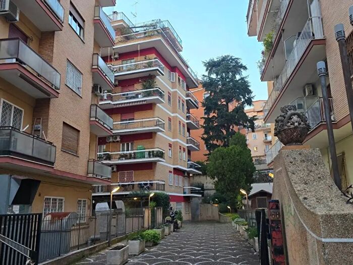Appartamento quadrilocale in vendita in Via Franco Sacchetti, Roma