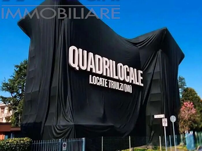 Appartamento quadrilocale in vendita in Via Cristina di Belgioioso, Locate Di Triulzi