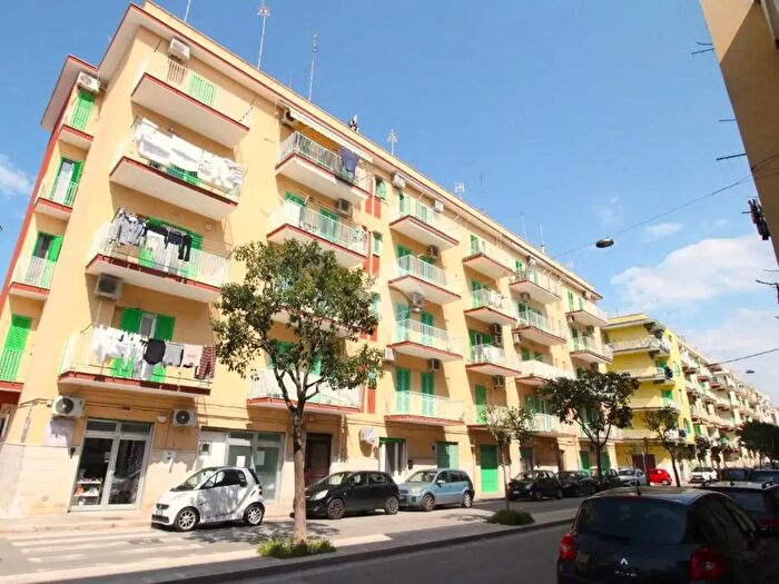 Appartamento trilocale in vendita in Via Aurelio Saffi, Molfetta