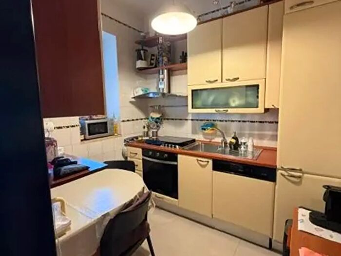 Appartamento trilocale in vendita in Via Bovio, Bari