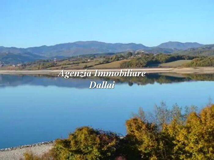 Casa quadrilocale in vendita in Via del Lago, Barberino Di Mugello