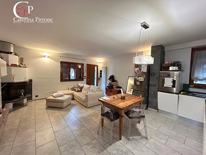 Casa con 5 locali in vendita in Via Domenico Michelacci, Firenze