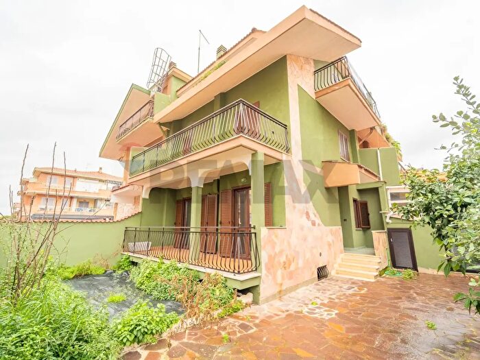 Casa con 5 locali in vendita in Via Pietro Fumaroli, Ladispoli