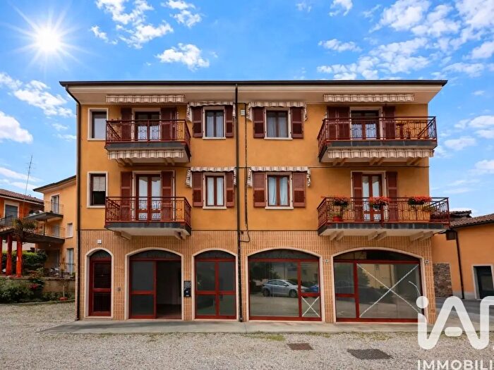 Appartamento quadrilocale in vendita in Via Roma, Ponti Sul Mincio