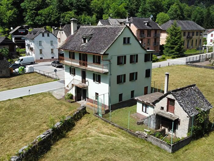 Casa quadrilocale in vendita in Località San Rocco, Premia