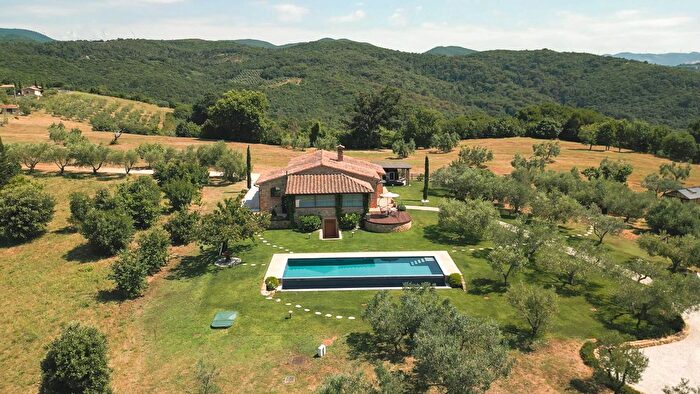 Casa con 6 locali in vendita in Riparbella Pi, Riparbella