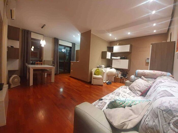 Appartamento trilocale in affitto in Via Olgettina, Cascina Gobba, Milano