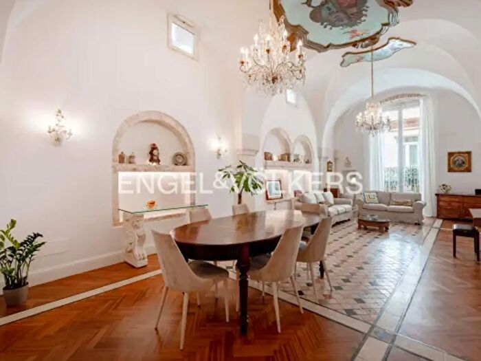 Appartamento con 6 locali in vendita in Via Vittorio Emanuele, Martina Franca