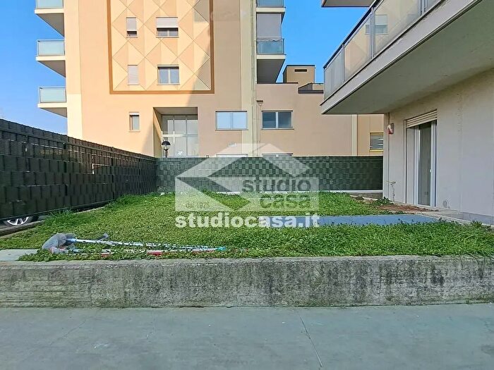Appartamento quadrilocale in vendita in Via Papa Giovanni XXIII, San Giuliano Milanese