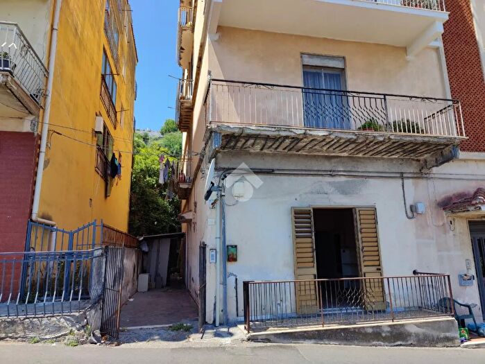 Appartamento trilocale in vendita in Via Pancrazio De Pasquale, Giardini Naxos